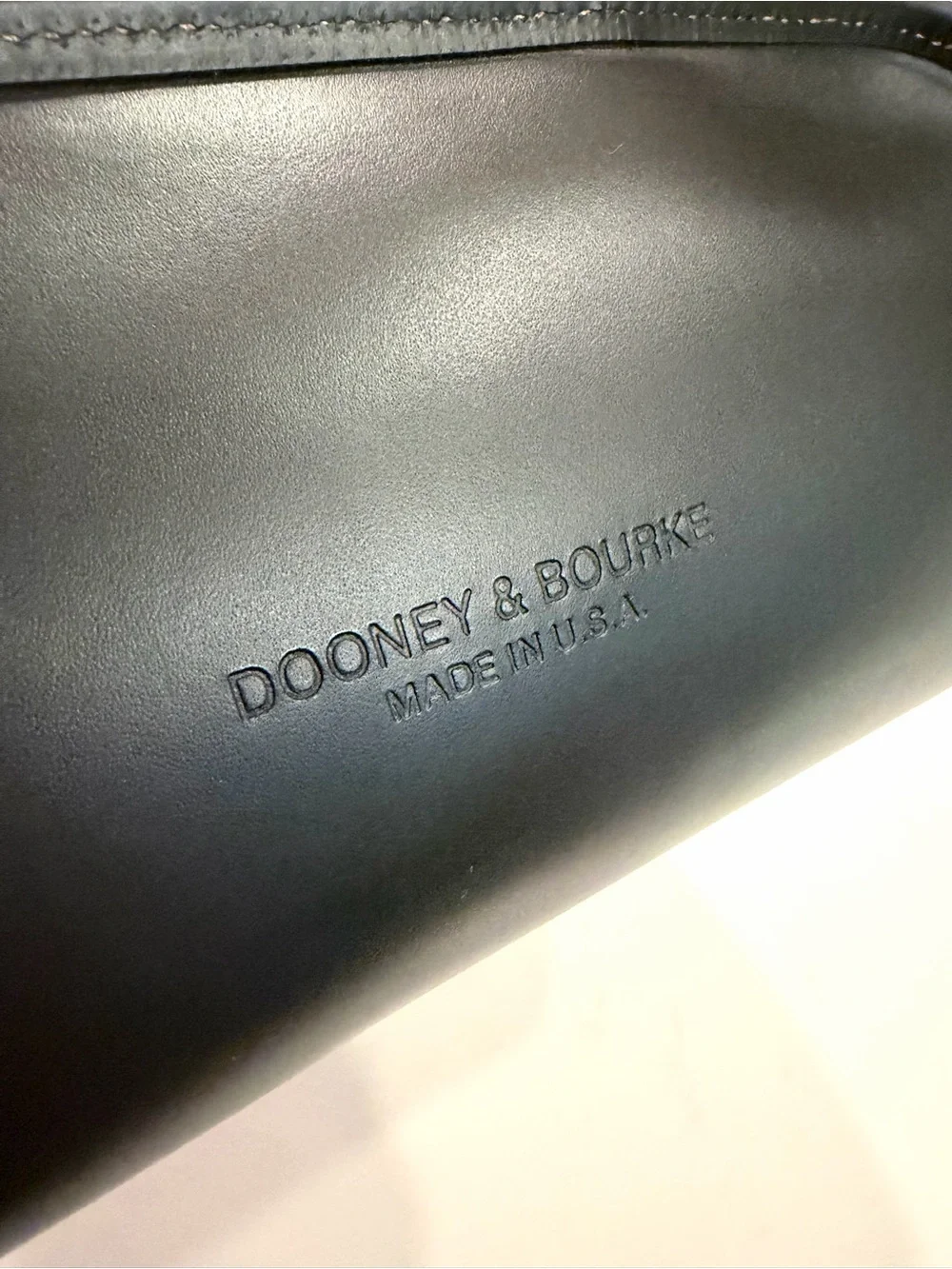DOONEY & BOURKE•black perforated leather cabriolet vintage shoulder bag - Picture 5 of 14